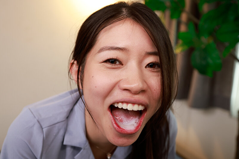 いつもキスをせがんでくる年上の彼女のサムネイル画像
