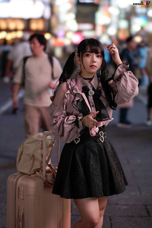 この娘の飾った顔面をチ〇ポ汁まみれにしてぐしゃぐしゃにします。のサムネイル画像
