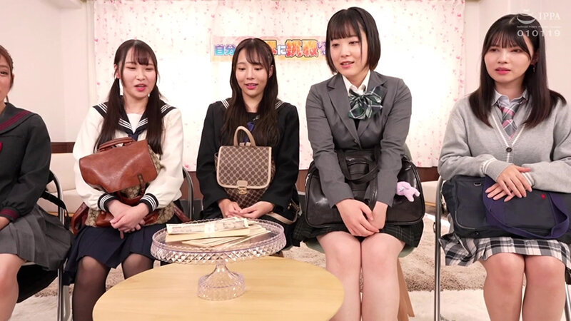 THEドラゴン！お正月スペシャル企画第二弾！総額100万円！！お年玉争奪チキチキ極太ディルド椅子取りゲーム！音楽止まったらマ〇コにディルドを挿入！3分間腰を振って潮を吹けたらクリア！失敗したら即ハメ中出し罰ゲーム！予選編のサムネイル画像