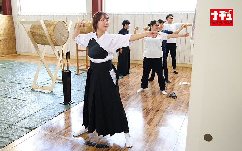 【配信限定版】学生時代にM女開発されたセクハラ教員（弓道部）を数年後…奥さんがいる状況で精子が尽きるまで羞恥射精M男返し＋「運動部女子羞恥～弓道部 長身スレンダー女子～」のサムネイル画像