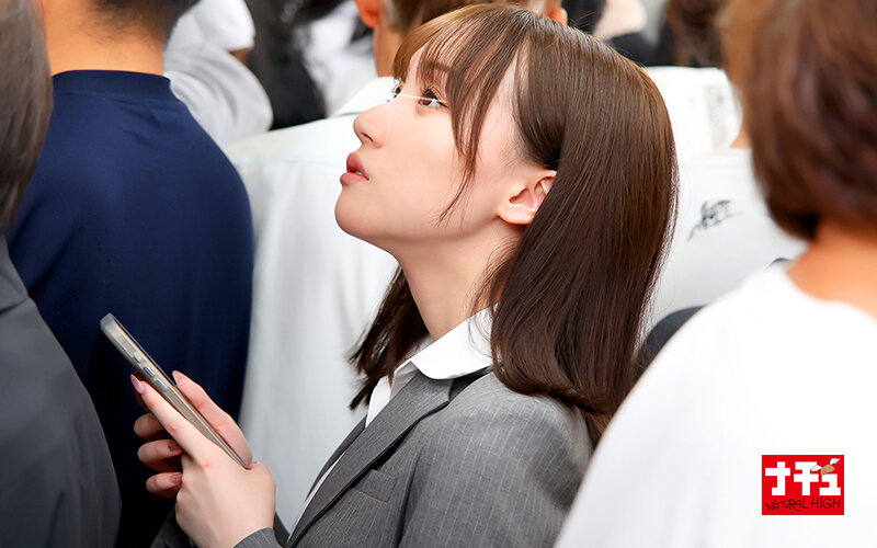 パンスト穴あけ指入れ羞恥でねっとり膣内をほじられ本気汁が滴るほど感じまくる美脚女3 美白デカ尻OLのサムネイル画像