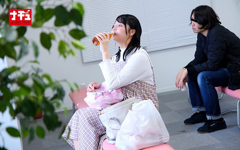 水泳スクール見学ママ中出し 大人の巨乳を貪る男子たち 身長175cm/Hcup激むちママのサムネイル画像