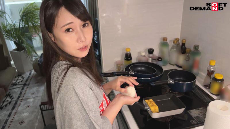 子育てが落ち着き大学生になった人妻は、僕と下宿先でヤリまくり。熟女大生 狩野美代子40歳のサムネイル画像