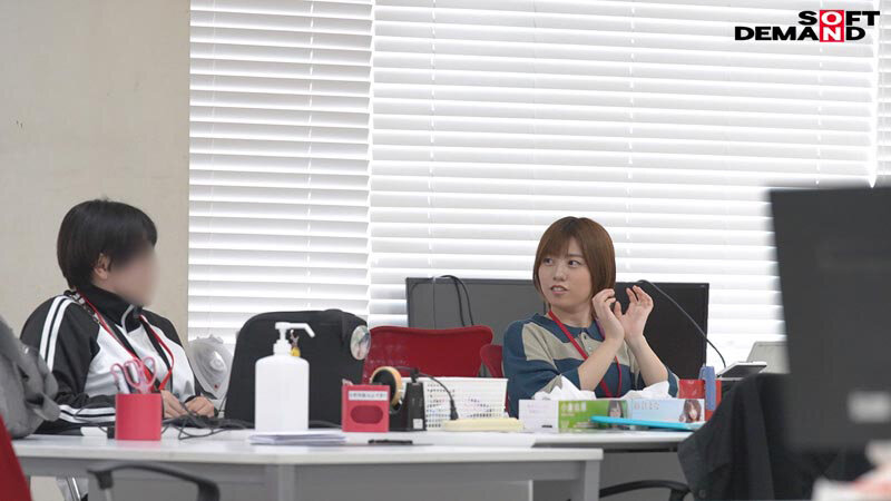 マ○コまる出し！半裸AD羞恥業務 SOD女子社員 制作部 新田好実のサムネイル画像