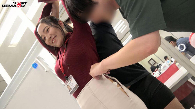 仕事そっちのけで応援する同僚達の前で普段おカタイ鳥井さんはイカされてしまう。SOD女子社員 ハダカになるより恥ずかしい！ 脱ぎキャンBOX野球拳 宣伝部 中途1年目 鳥井恵のサムネイル画像