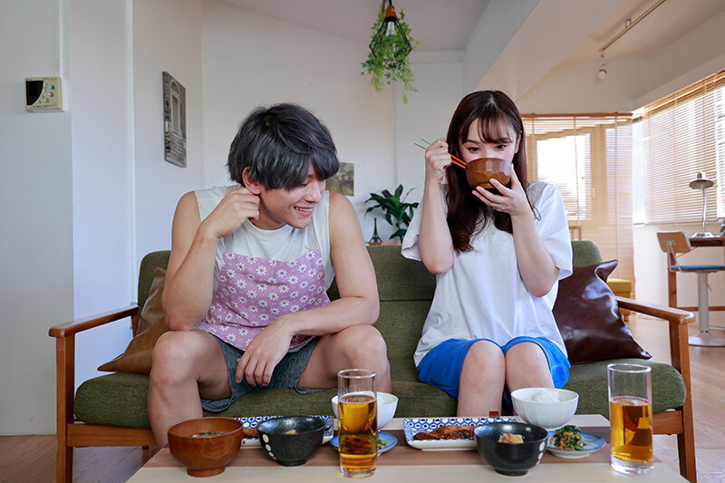 お隣さんはボディーガードのサムネイル画像