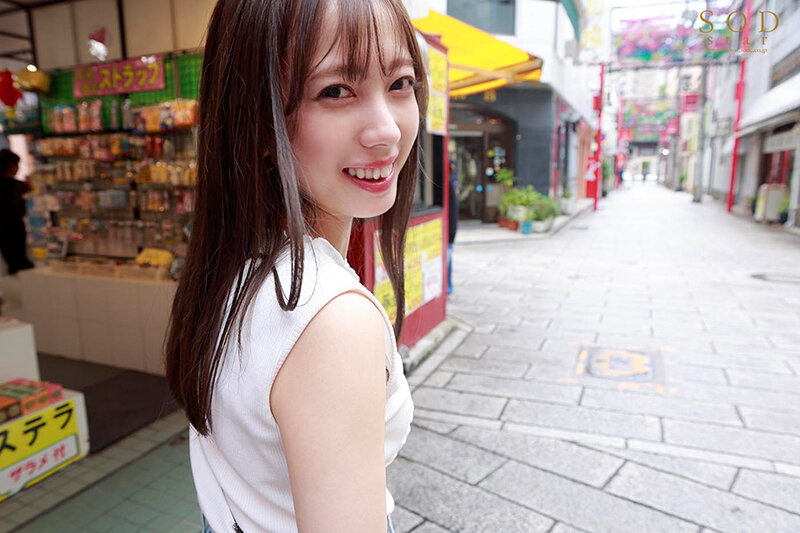 アーティスト兼AV女優 小湊よつ葉‘旅の途中’のドキュメント。カラダの変化、今したい、あの頃したかったセックス‘もっと非日常的な事を…’妄想実現 念願のカーセックス、野外4P、地元デートハメ撮り【圧倒的4K映像でヌク！】のサムネイル画像