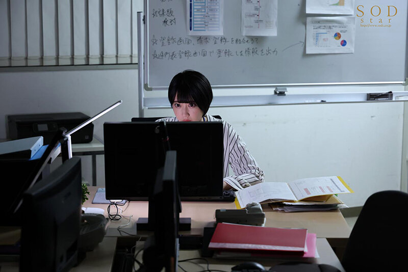 串刺しPtoMレ×プ 大量中出しされた後のマ●コに入った白濁チ●ポで上下穴封鎖！ 声も出せずに身悶えしかできない美人キャリアウーマンOL‘夏目響’のサムネイル画像