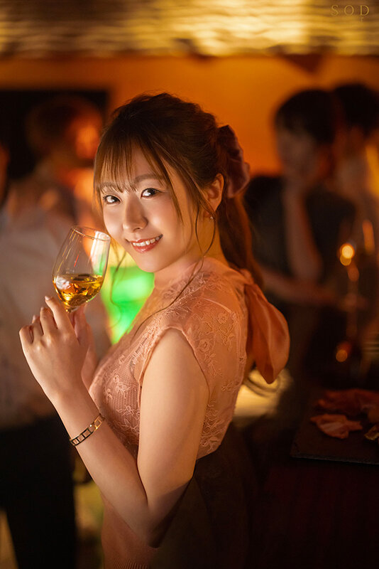 一線を越えてしまった夜。昔振った同級生と同窓会で再会したら、誘惑されて逆NTR。途中で抜け出して、朝までホテルでヤリまくった… 青空ひかりのサムネイル画像