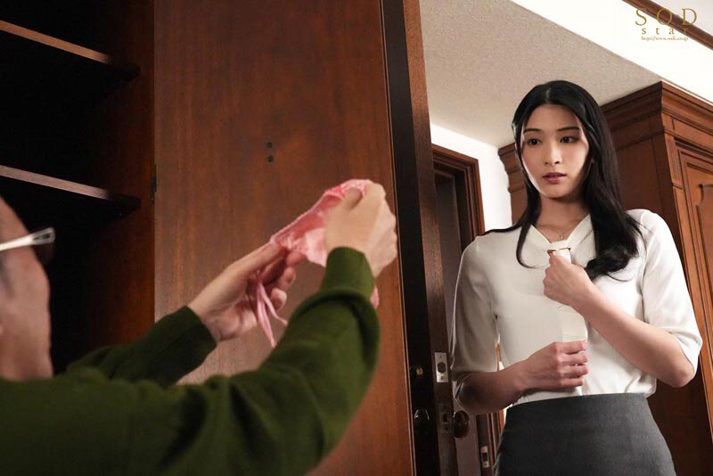 夫の葬儀翌日からクズ義父に狂いそうなほど、無理矢理孕ませ中出しされる未亡人 本庄鈴のサムネイル画像