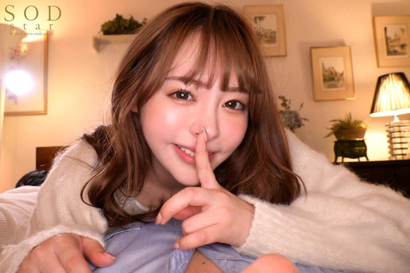 超至近距離で僕を誘惑してくる親友の彼女と…声が出せない密室、親友はすぐそこ！バレたら終わりなのに精子が止まりません…。小倉由菜【圧倒的4K映像でヌク！】のサムネイル画像