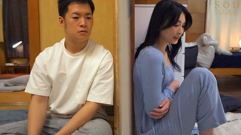 僕の住むアパートの隣室の美人妻は欲求不満だった。夫婦喧嘩で空いた直径10cmの壁穴越しに立ちバックで膣奥を突きまくった密かな不倫関係5日間。 本庄鈴のサムネイル画像