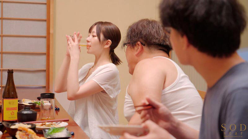 限界集落に赴任した看護師は性欲異常な島民の子種を毎日子宮で受胎している。 青空ひかりのサムネイル画像