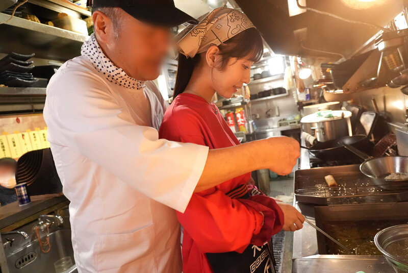 爆盛りギャル中華美人姉妹が腕を振るう行列がすごい街中華の日常とSEX！のサムネイル画像
