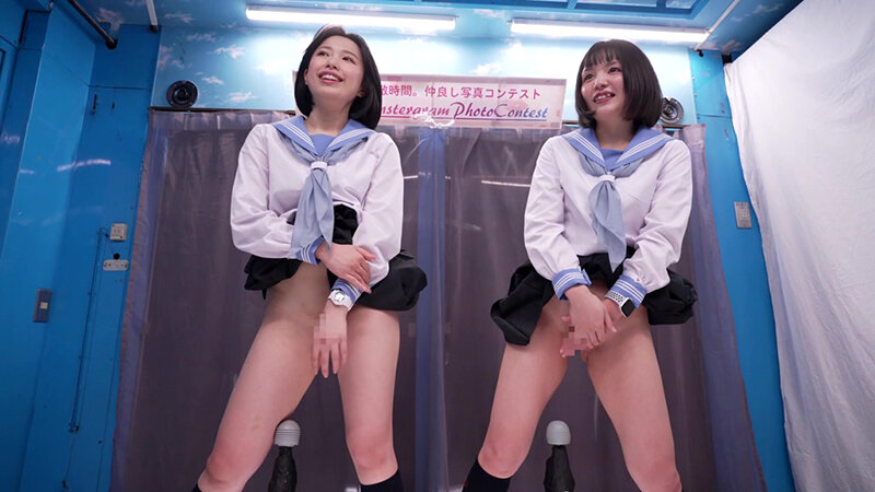 親友同士で潮吹き対決！ 電マ2輪車☆友マン押付けバトル！ ピンポイントクリ責めに耐えきれず潮！潮！大量噴出！ 即ハメされて友達の前で羞恥中出しSEX！ビクビク大絶頂！撮って出しマジックミラー号～みく＆なつき編～のサムネイル画像