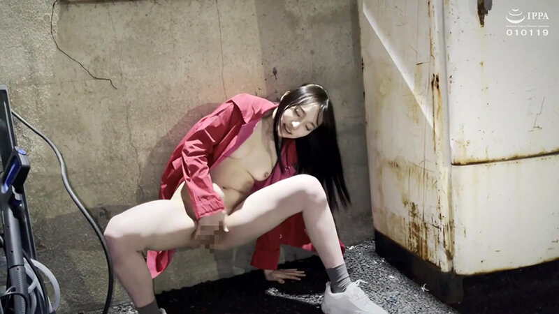 【露出～Roshutube～】オープンチャットで露出プレイを志願してきた女の子たちのお手伝い（カメラとチ○ポ）～ぺぺ（仮名）編～のサムネイル画像