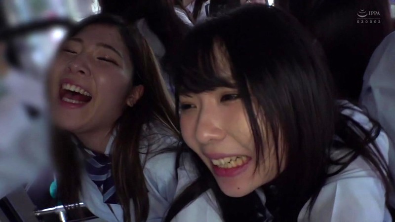 制服女子ぎゅうぎゅう痴●バス 1のサムネイル画像