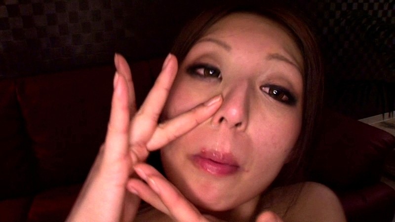 秋吉ひな、107発の精子、飲む。 秋吉ひなのサムネイル画像