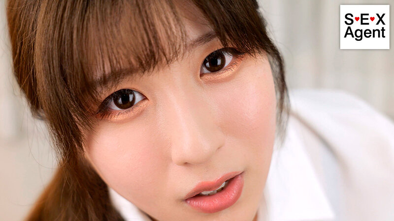 顔で抜く！！顔面ドアップガン見手コキのサムネイル画像