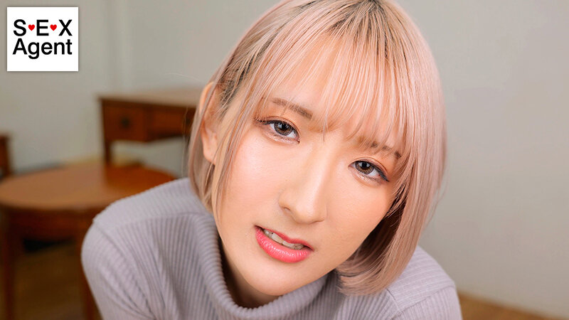顔で抜く！！顔面ドアップガン見手コキのサムネイル画像