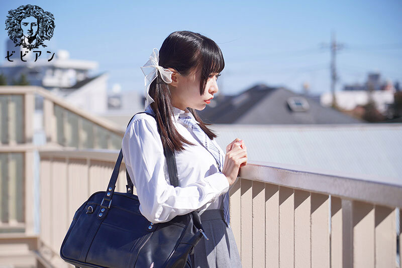 口づけとネイルと制服とレズビアン。 雛乃ゆなレズ解禁。Fカップの美少女2人が織りなす田舎の百合物語。のサムネイル画像