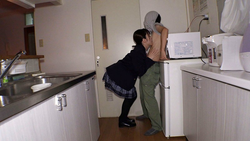 チクシャ！乳首で●す制服小悪魔チクビっ痴 堀北わんのサムネイル画像