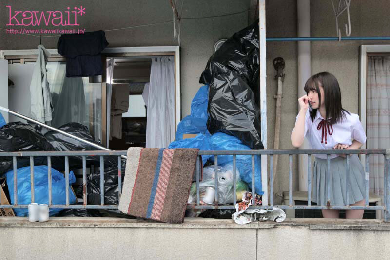 隣人のゴミ部屋で異臭中年おやじに抜かずの連撃中出し58発で孕まされた制服女子の末路… 花狩まいのサムネイル画像