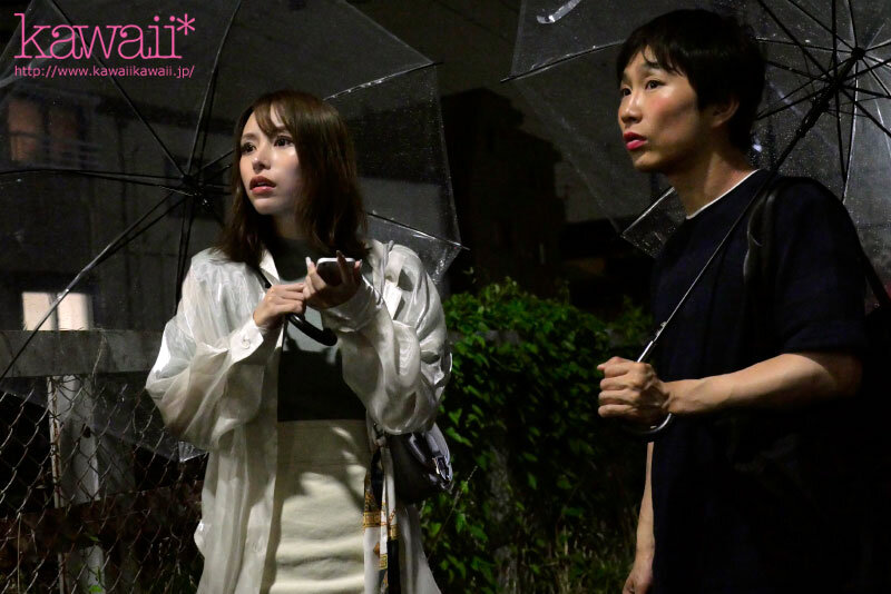 ファンイベント帰り相部屋NTR 彼氏の愚痴を聞いてくれて趣味にも付き合ってくれるバイト先の店長と性欲解消するまで中出ししまくった絶倫性交 伊藤舞雪のサムネイル画像