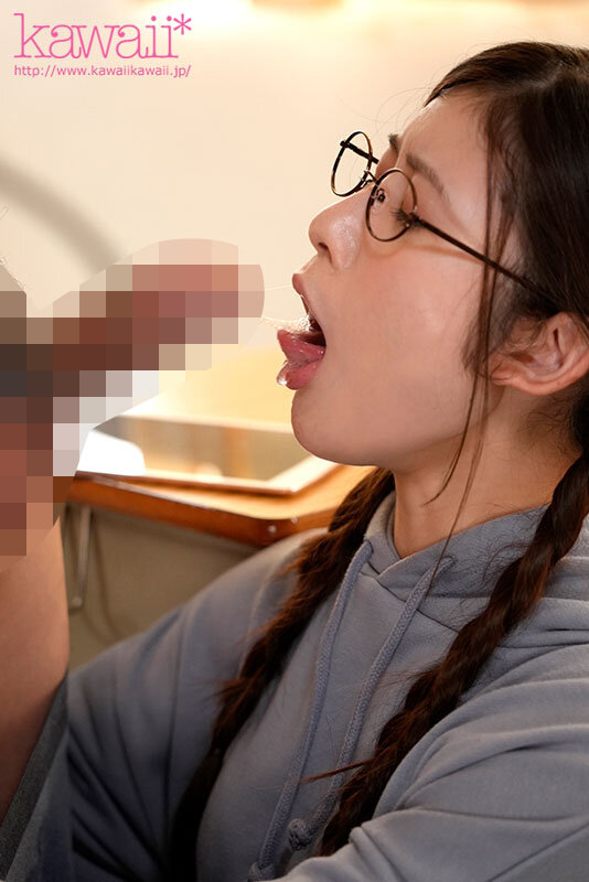 地味なオタク友達はムッツリで早漏で超絶倫エグイほどしゃぶってすんげぇはしたなく腰振って僕のチ●ポを調教したがる…。 設楽ゆうひのサムネイル画像