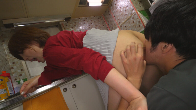 引き篭りのボクが毎日SEXで誘惑して中出し調教した義母 那賀崎ゆきねのサムネイル画像