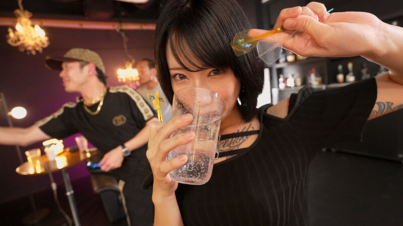 「柊ゆうき」を本気で酔わせたら～性欲暴走リアルSEXドキュメントのサムネイル画像