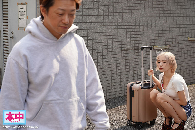 ねぇ、今日も泊めてくれたら…お礼に中出しさせてあげる エッチなおねだりなんでもOK！！発射無制限で何度も精子ぶっこ抜いてくれる超～優しい令和ギャル 春陽モカのサムネイル画像