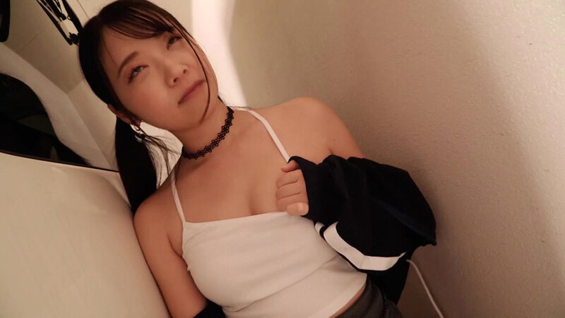 【4K】ヤリマンエマの本気食い！！ 我慢できずに素人逆ナンSEX 二葉エマのサムネイル画像