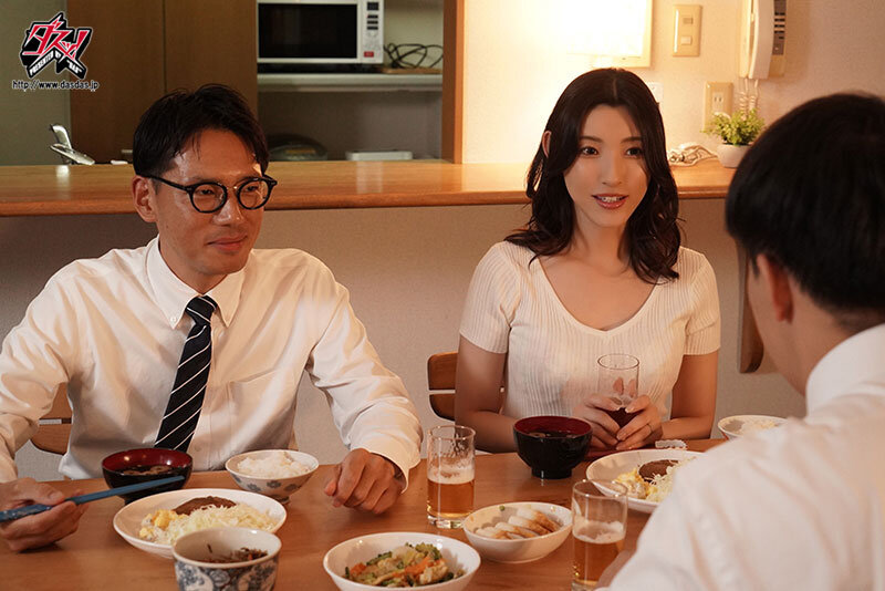 嫌がりながらおち○ぽ舐めても、下品で美味そうにしゃぶり続ける人妻。 森沢かなのサムネイル画像