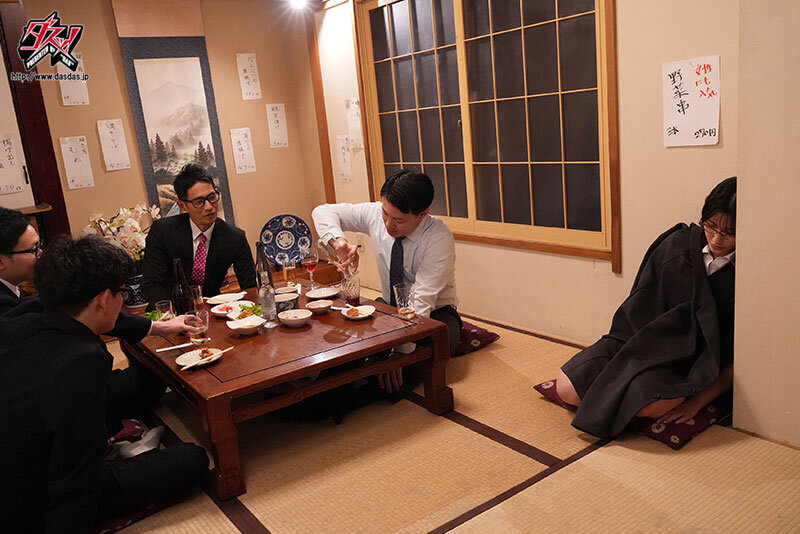 彼氏いない歴=年齢の豊満デカ尻芋女をお持ち帰り姦したら地味な癖に官能的な肢体だったので、バッチバチにハメ管理してやった。 森沢かなのサムネイル画像