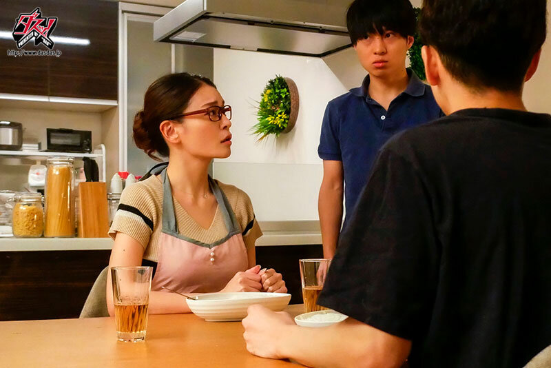大好きな母さんが僕の家庭教師とセックスする関係になっていたなんて、性癖が歪む。 橘メアリーのサムネイル画像