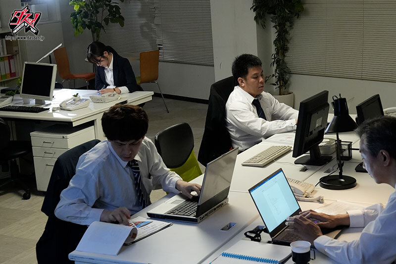 ストレスで限界超えた社畜の性処理ターゲット。狂気的ザーメン漬けで堕ちた地味OL巨乳肉便器 五日市芽依のサムネイル画像