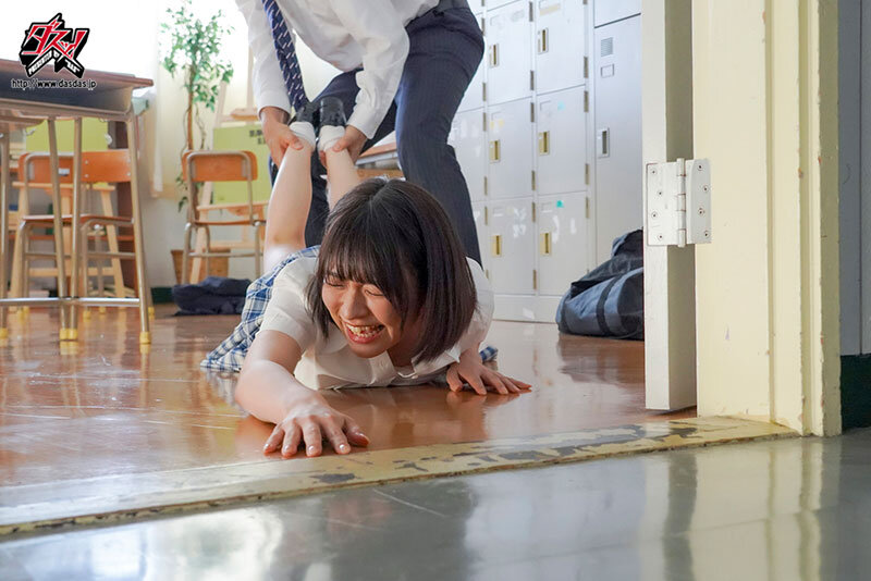 華著スレンダーで可愛い僕のなっちゃんは、夏休み中に美術部顧問に心も身体も寝取られました。 東條なつのサムネイル画像