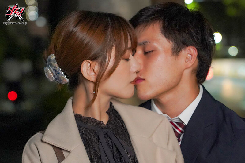 「もう全部夢だから」酔った勢いで浮気セックスしたバイト先の先輩に何度も中出しした最後の夜。 希島あいりのサムネイル画像