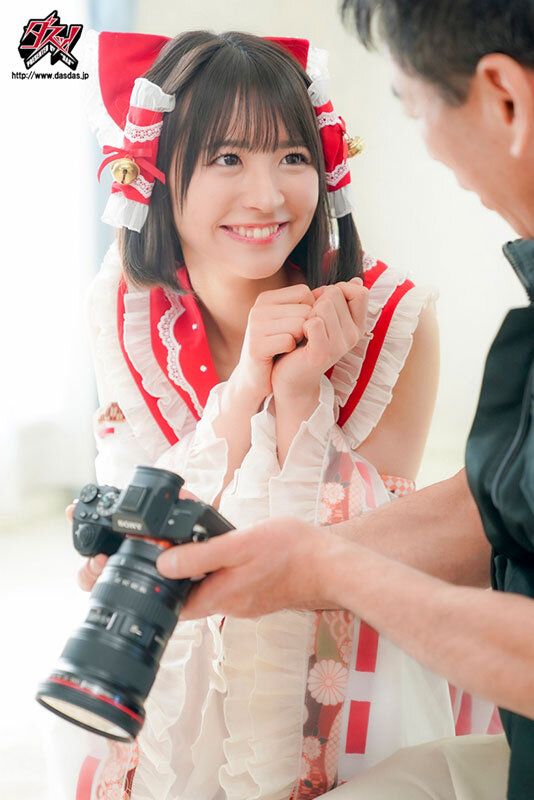 痛カメコに小悪魔誘惑でガチ恋どぴゅ沼につき落とす痴女コスプレイヤー 秘密のコスパコ中出し撮影会 東條なつのサムネイル画像