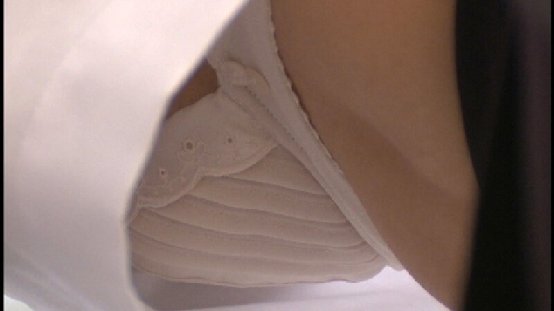 制服の中身 下着と女体を覗き見 2のサムネイル画像