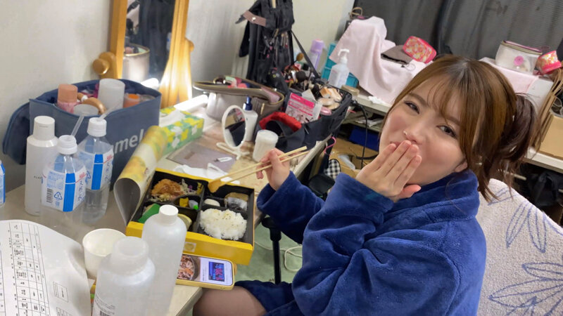 ★配信限定！特典映像付★「一般男性のみなさん！私をイカせまくって下さい！」～街頭で見つけた素人男性に壊れるほどイカされまくったSEXドキュメント～4 松本梨穂のサムネイル画像