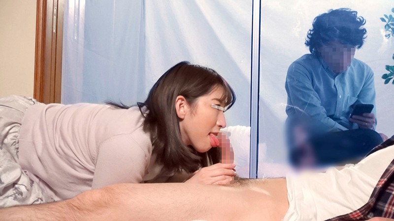 一般男女モニタリングAV 近親相姦しちゃった母子のその後まで追跡スペシャル マジックミラーの向こうには再婚したての父親！巨乳の新しいお母さんと童貞の息子が2人っきりの密室で筆おろし中出し！！…した後日談:義母と息子の何度も繰り返される父には秘密の近親相姦を家…のサムネイル画像