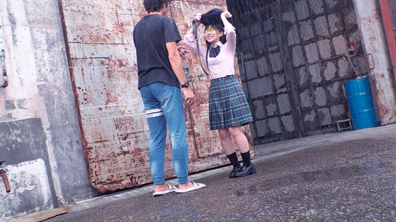 緊急出動！！マジックミラー便【ゲリラ豪雨】透けブラ制服女子を狙え！ずぶ濡れオマ○コに熱々デカチン素股→ヌルっと生挿入→全員中出し！！のサムネイル画像