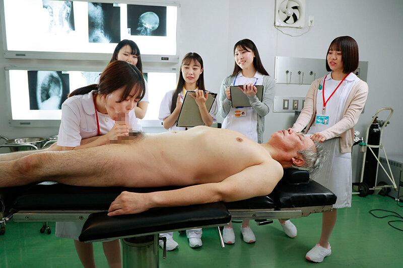 転生したら看護実習用マネキンになっていた担任教師 教え子に囲まれ挟まれ全方位責め悶絶ハーレムで身動きできないけど毎日幸せですのサムネイル画像