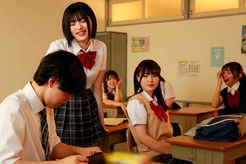 貼れば誰でもいいなり！ハーレム洗脳シールでクラスの一軍女子を完全支配してハメ比べ！のサムネイル画像