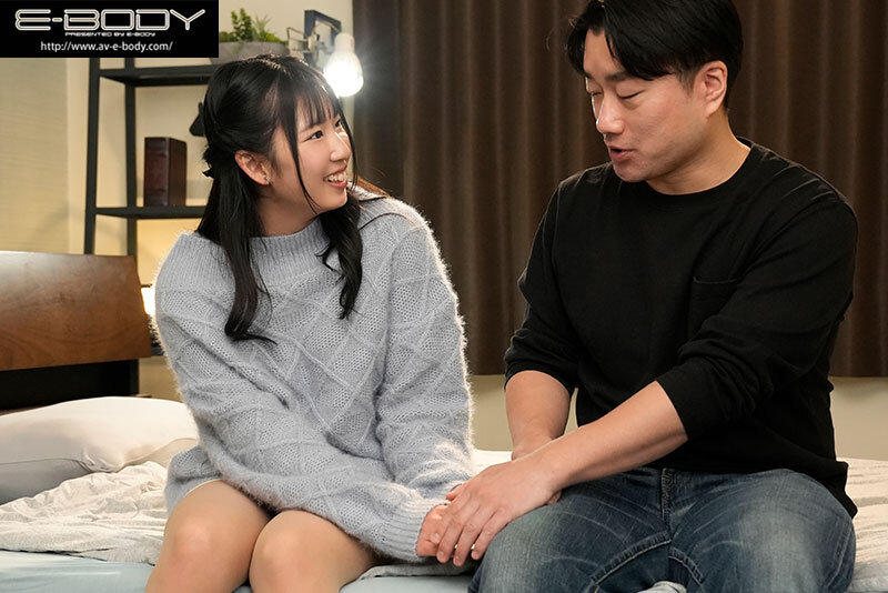 初めて出来た彼女を脱がしたら…着衣から想像できない物凄い色白美巨乳とピンク乳首 大興奮の僕は性欲尽きるまでハメまくった 岡田優愛のサムネイル画像
