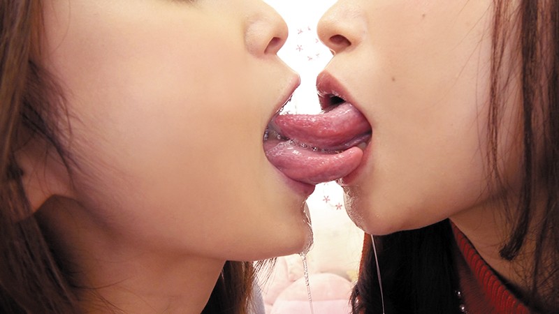 ツバ唾液ねっとり濃厚キスのサムネイル画像