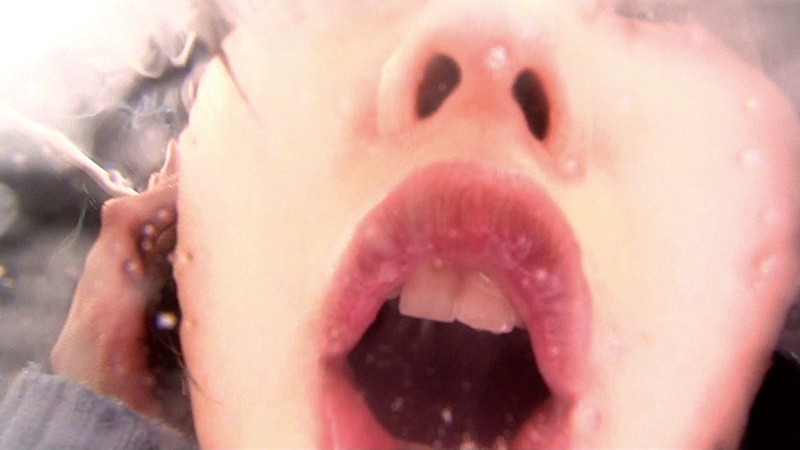 主観 タバコ美女 煙 ヤニベロ 痰唾ぶっかけ ドS淫語浴び手コキのサムネイル画像