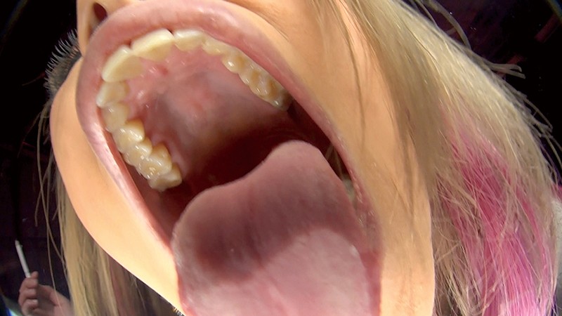 主観 タバコ美女 煙 ヤニベロ 痰唾ぶっかけ ドS淫語浴び手コキのサムネイル画像